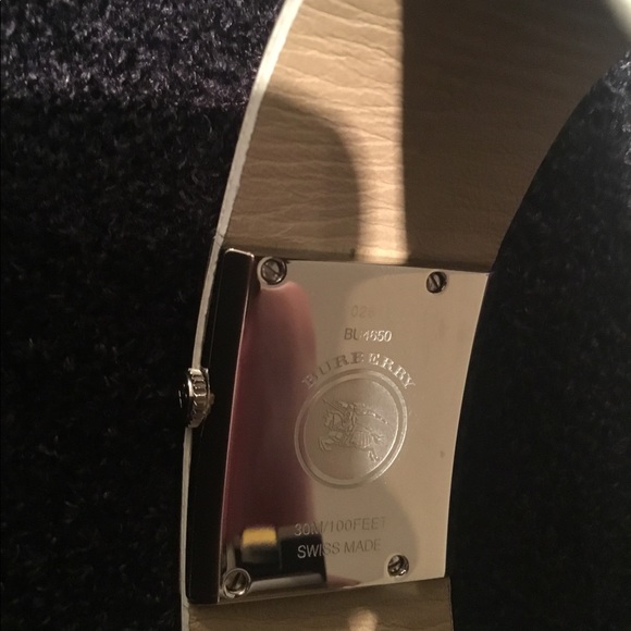 AUTHENTIC BURBERRY WATCH IN GOOD CONDITION WORKS BEAUTIFULLY 🔥🔥🔥❤️❤️😍 - Picture 10 of 12
